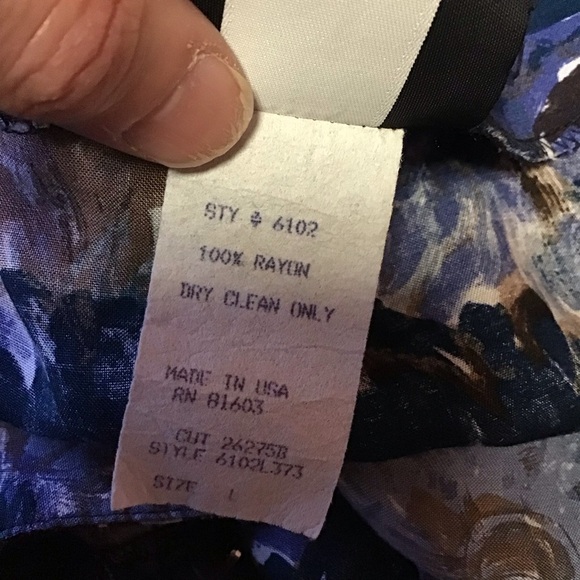 VTG 90s Blue Floral Button Down Top - Picture 4 of 12